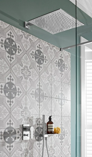 Полочка для душа с держателем и выходом Villeroy&Boch Embrace PLUS, подвод воды, TVS10800600061