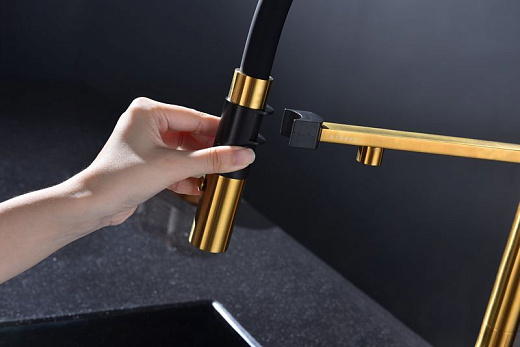 Смеситель PAULMARK MAGNETO ONE Ma213188-BG, брашированное золото, с гибким изливом